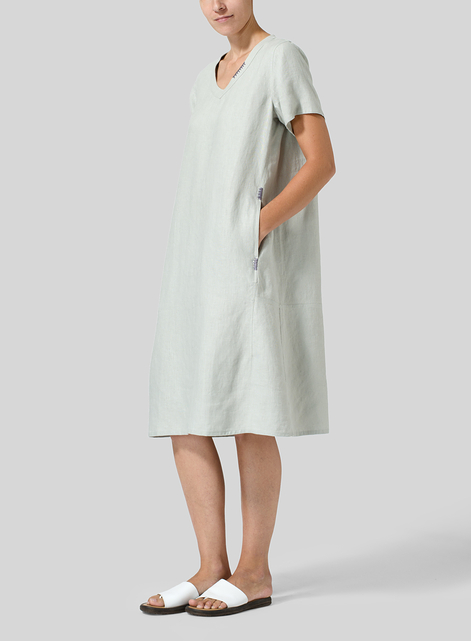 Heavy Linen Short-Sleeve Heart-Neck Dress